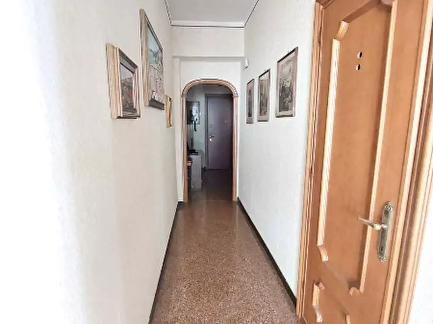 Immagine 18 di Bilocale in vendita  in Via Bartolomeo Carrea a Genova