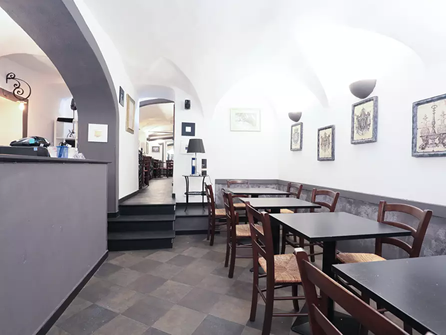 Immagine 4 di Locale commerciale in vendita  in Via di San Bernardo a Genova