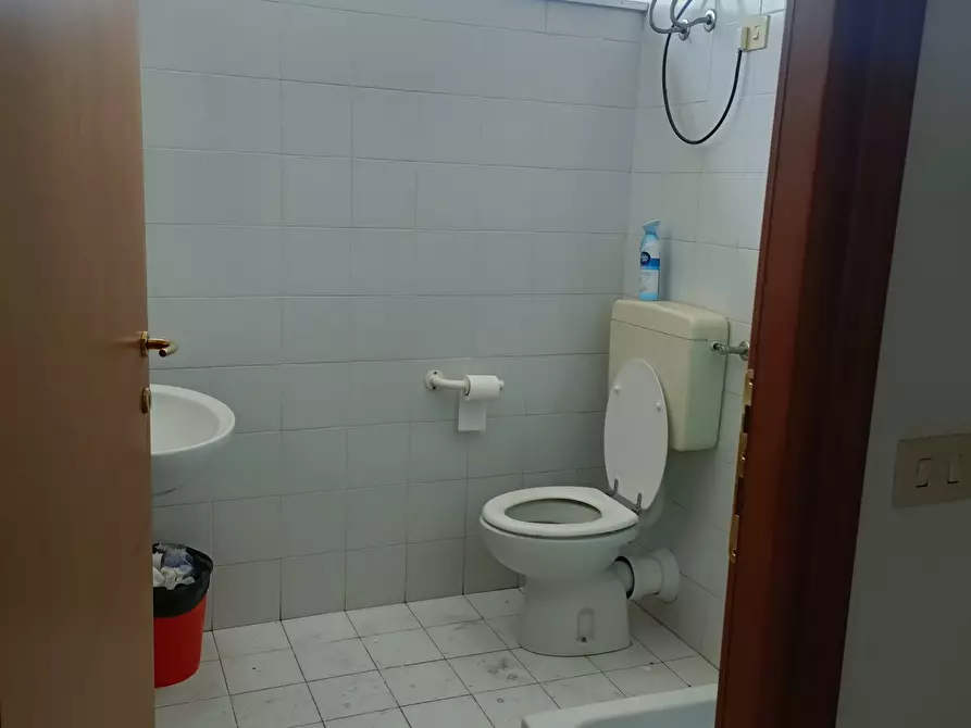 Immagine 28 di Ufficio in affitto  in Via Giuseppe Ungaretti 10 a Genova