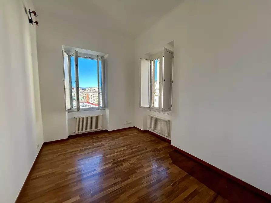 Immagine 11 di Pentalocale in affitto  in Via Giovanni Torti 143 a Genova