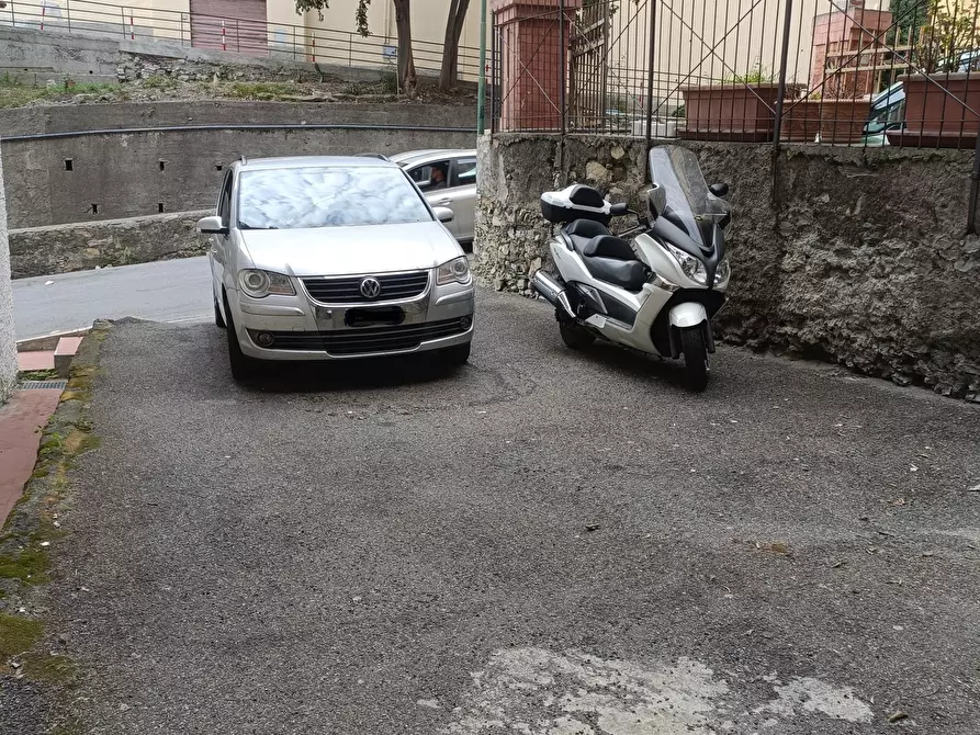 Immagine 15 di Locale commerciale in vendita  in Via dei Platani 35 R a Genova