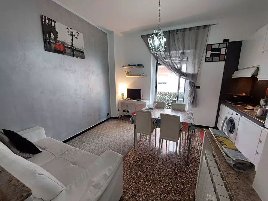 Immagine 3 di Bilocale in vendita  in Via delle Gavette a Genova