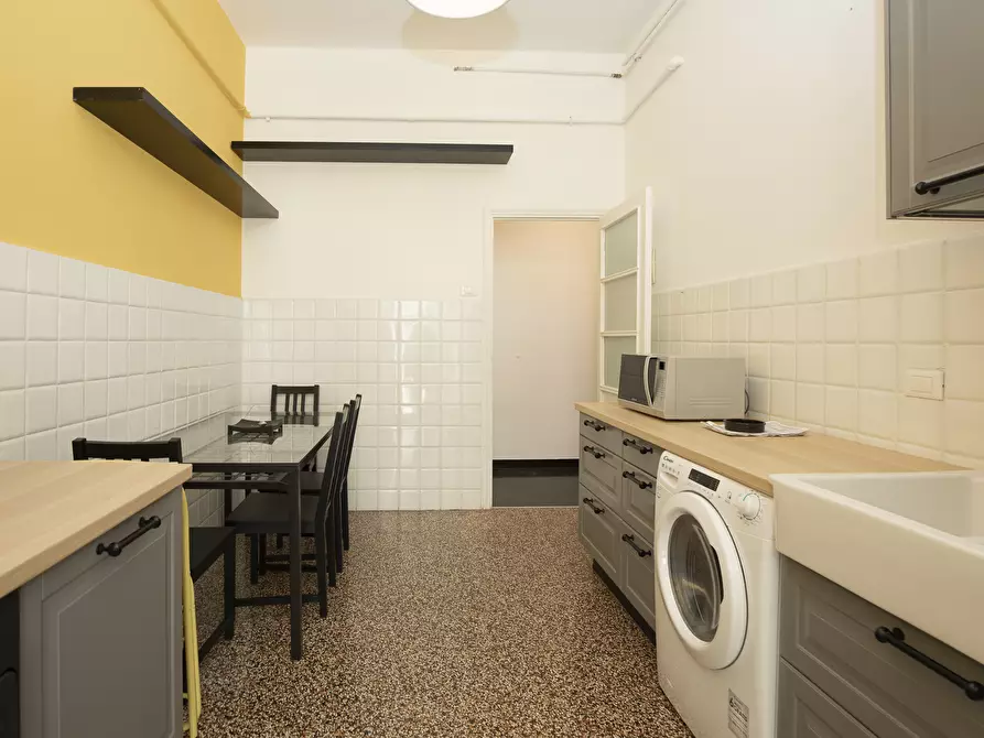 Immagine 32 di Ufficio in vendita  in Via Fieschi a Genova