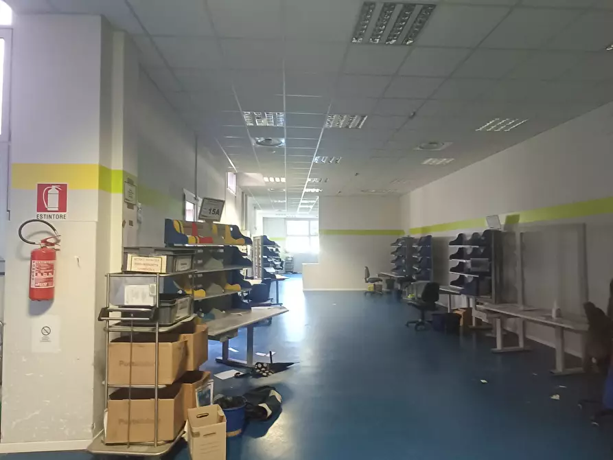 Immagine 7 di Attività artigianale in affitto  in Via Giuseppe Ungaretti 10 a Genova