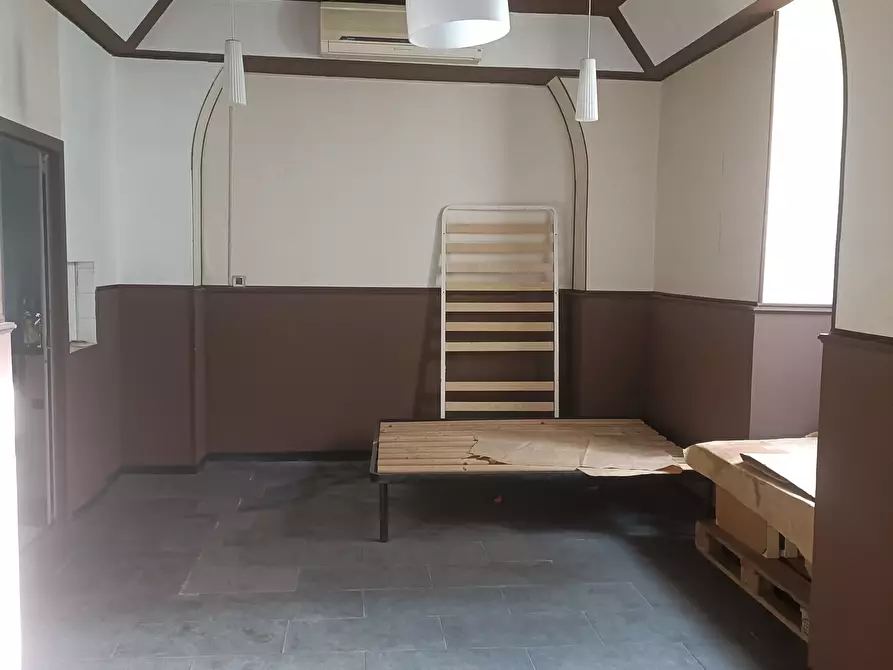 Immagine 6 di Locale commerciale in affitto  a Genova