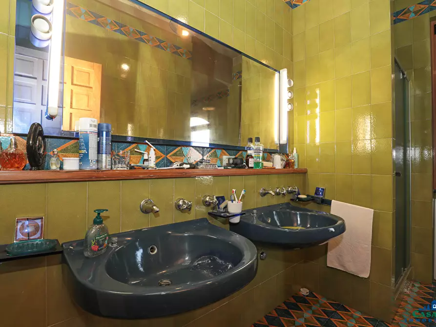 Immagine 72 di Villa in vendita  in Via Livio Canale 72 a Varazze