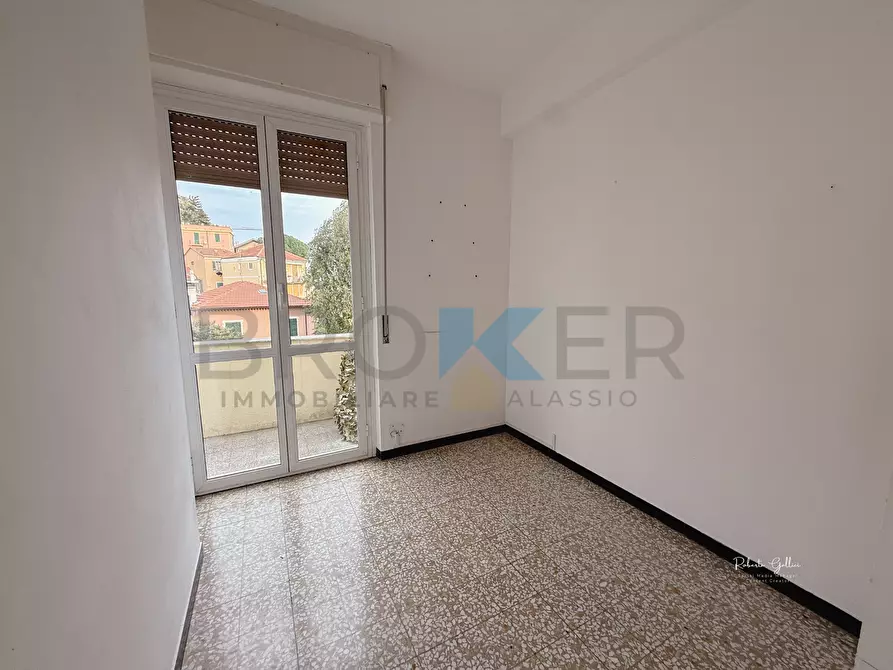 Immagine 9 di Quadrilocale in vendita  in Via Michelangelo 8 a Alassio