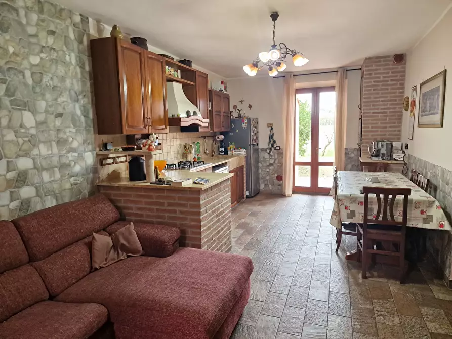 Immagine 3 di Pentalocale in vendita  in Via Stradone a Città Della Pieve