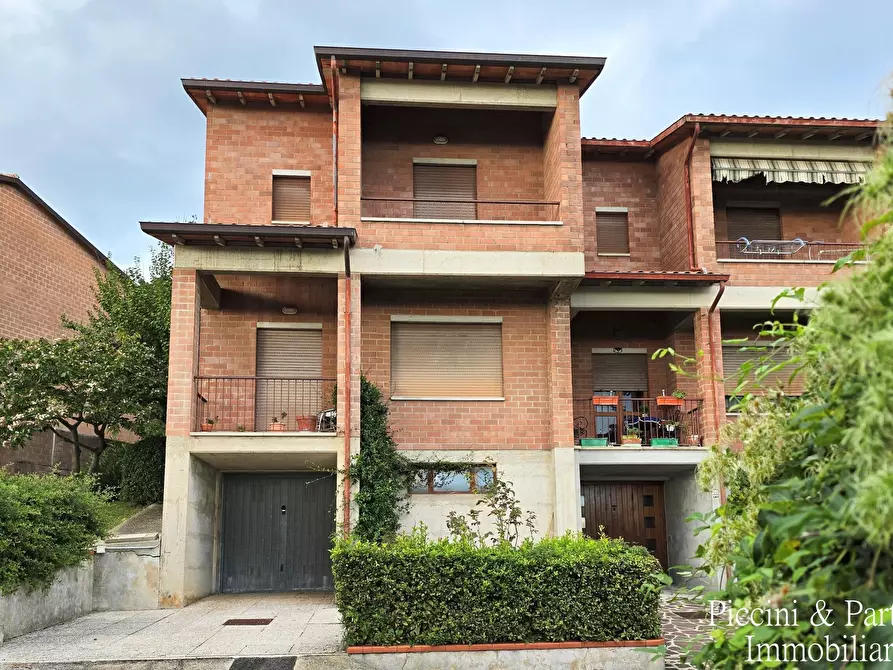 Immagine 2 di Villetta a schiera in vendita  in Via delle Querce 30 a Assisi