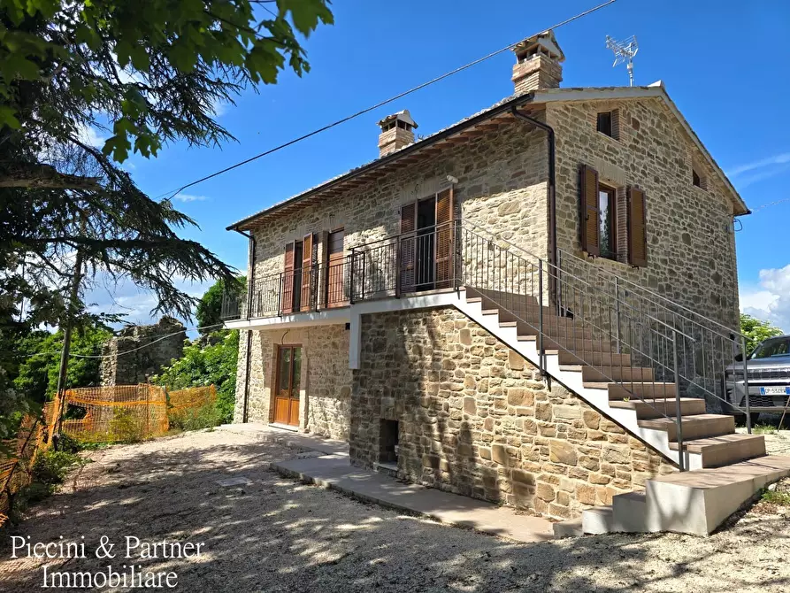 Immagine 1 di Rustico / casale in vendita  a Assisi