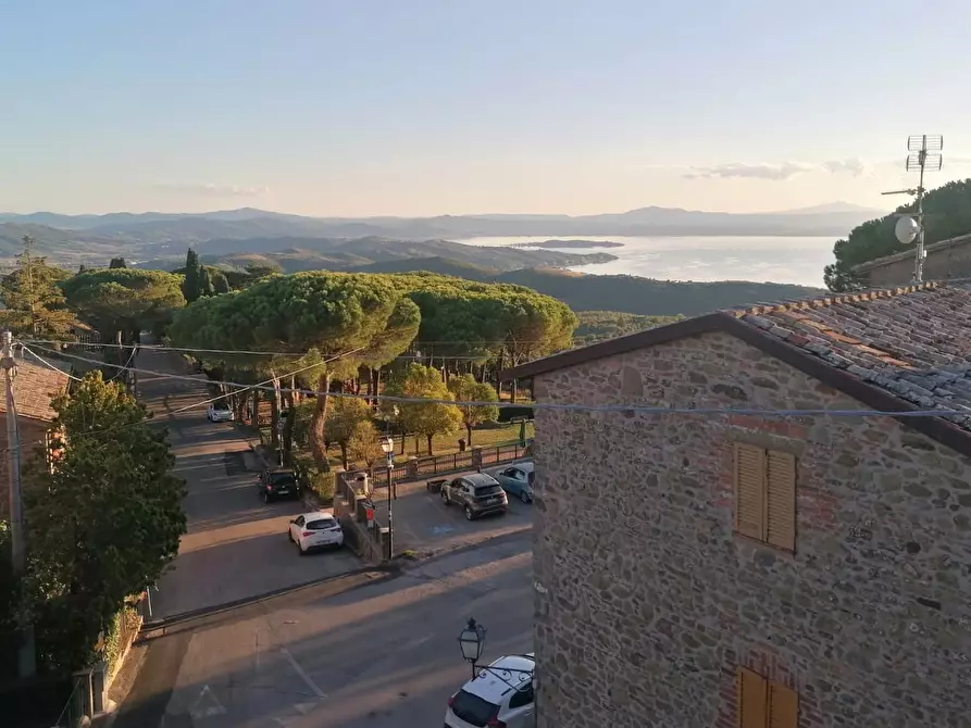 Immagine 1 di Quadrilocale in vendita  in Via dell'Ospedale a Passignano Sul Trasimeno