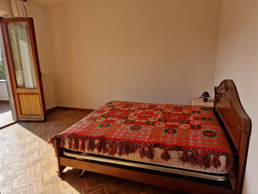 Immagine 42 di Villa in vendita  in Viale Perugia 37 a Castiglione Del Lago