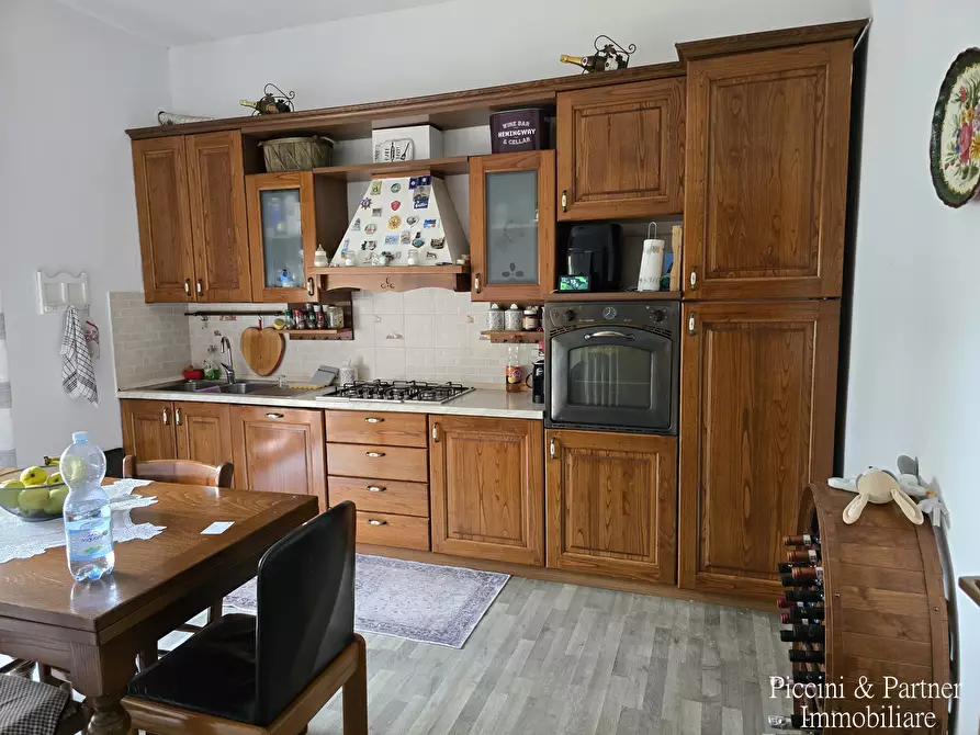 Immagine 15 di Quadrilocale in vendita  in Via Trento a Castiglione Del Lago