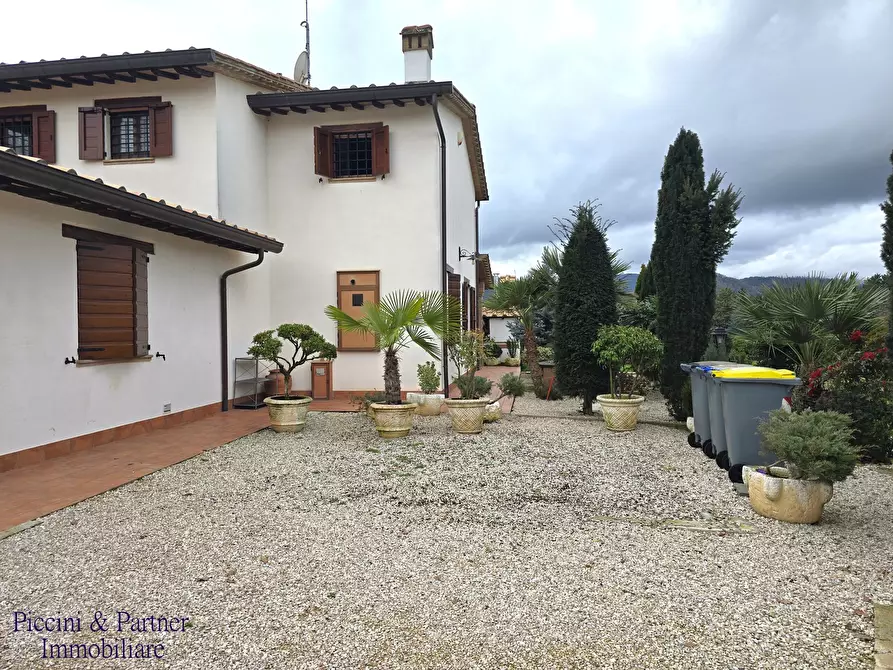 Immagine 4 di Villa in vendita  in Strada Tiberina Nord 395 a Perugia