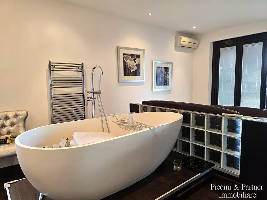 Immagine 58 di Villa in vendita  in Via dei Romani a Magione