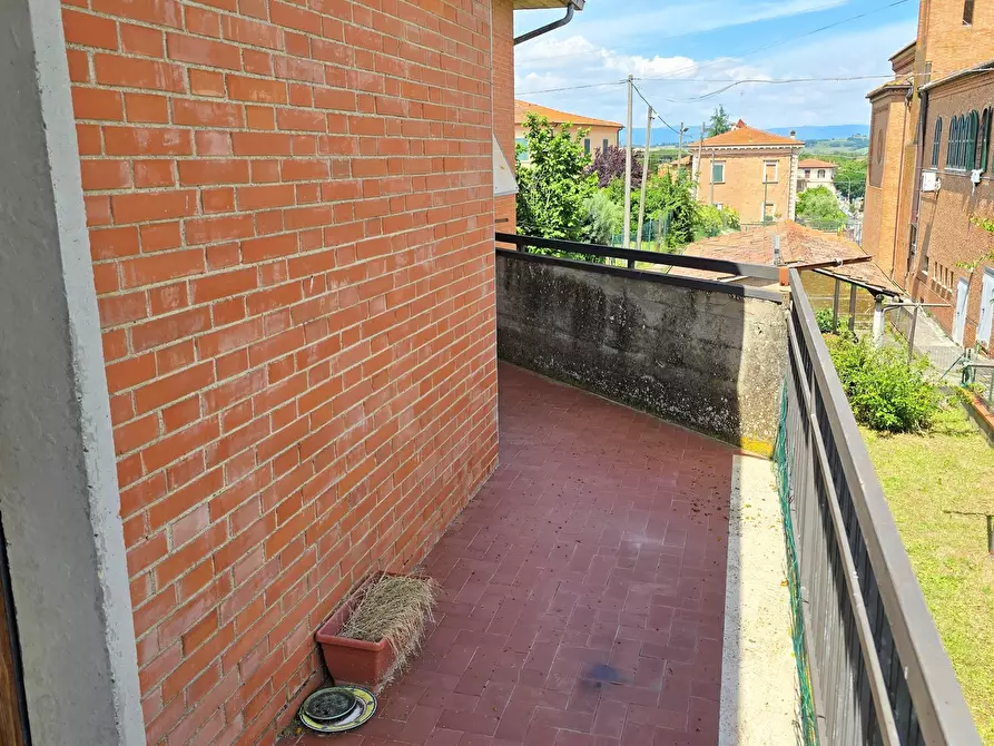 Immagine 21 di Casa bifamiliare in vendita  in Via Como a Montepulciano