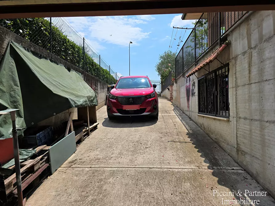 Immagine 85 di Villa in vendita  in Via Lillacci a Perugia