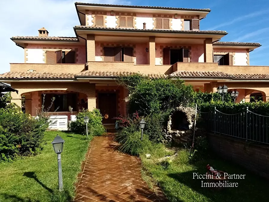 Immagine 1 di Casa bifamiliare in vendita  in Strada Ponte Pattoli - Ponte Resina 57 a Perugia