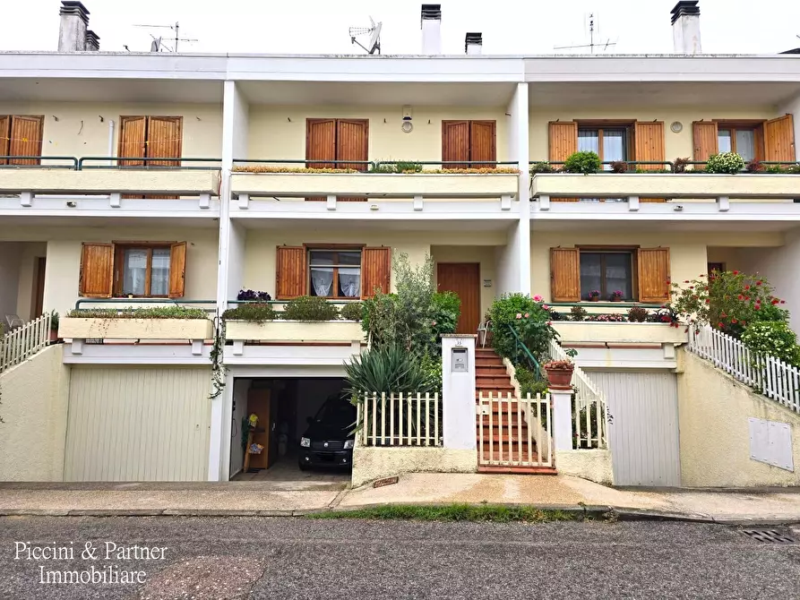 Immagine 2 di Villetta a schiera in vendita  in Via della Filarmonica 33 a Perugia