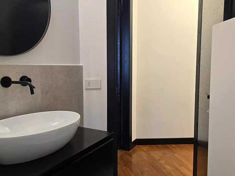 Immagine 51 di Pentalocale in vendita  in Via Roberto Arcaleni a Città Di Castello