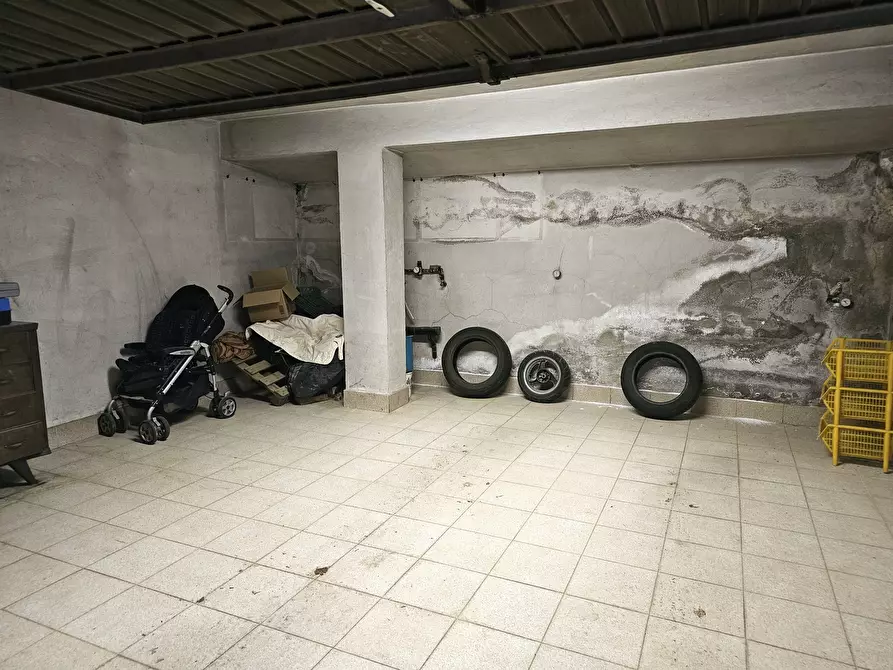 Immagine 42 di Pentalocale in vendita  in Via Ardigò a Perugia