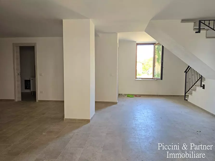 Immagine 41 di Rustico / casale in vendita  a Assisi