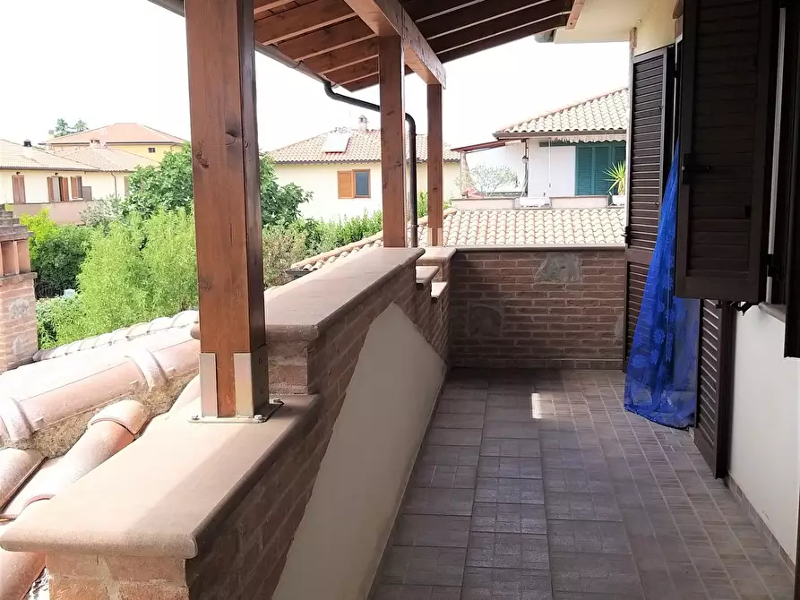 Immagine 34 di Villa in vendita  in Via Saragat 18 a Castiglione Del Lago