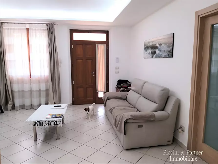 Immagine 3 di Villetta a schiera in vendita  in Via degli Artigiani a Castiglione Del Lago