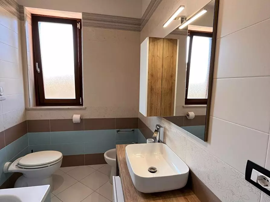 Immagine 28 di Quadrilocale in vendita  in Via Friuli a Castiglione Del Lago