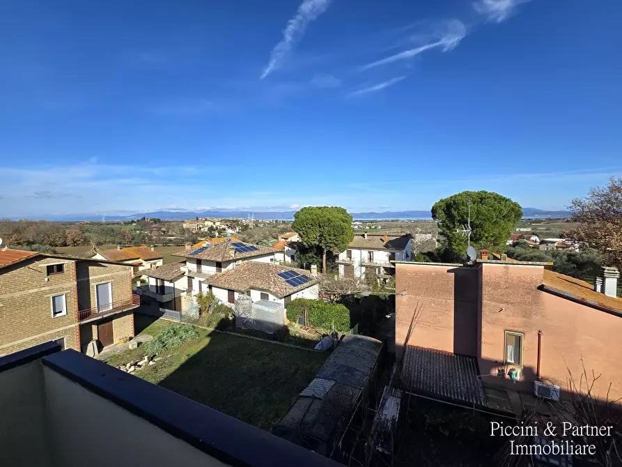 Immagine 13 di Quadrilocale in vendita  in Via Campania a Castiglione Del Lago