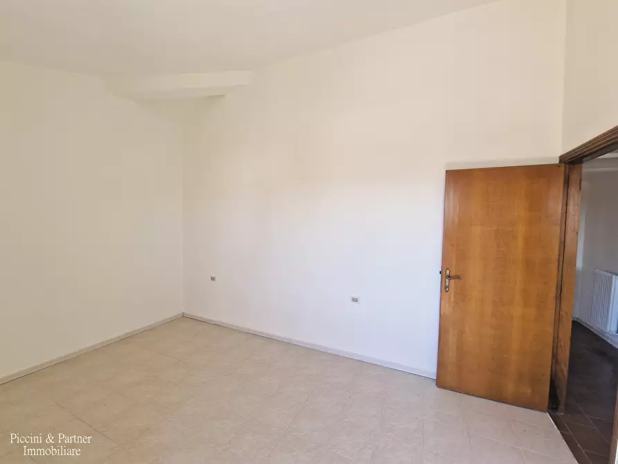 Immagine 32 di Pentalocale in vendita  in Via della Martinella 9A a Passignano Sul Trasimeno