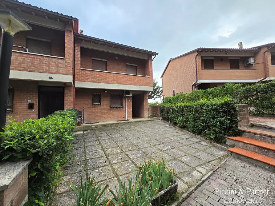 Immagine 6 di Villetta a schiera in vendita  in Via delle Querce 30 a Assisi