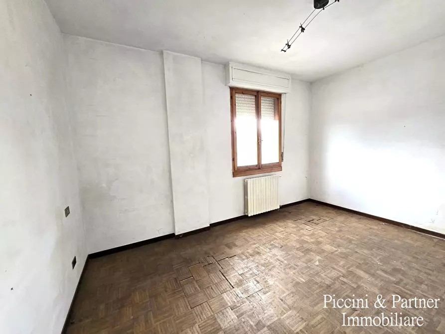 Immagine 33 di Pentalocale in vendita  in Viale Sempione a Città Di Castello