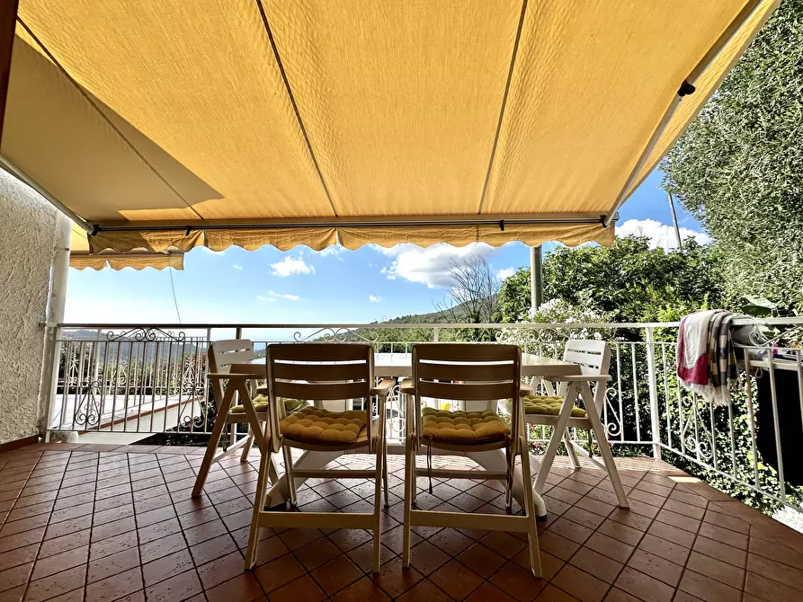 Immagine 1 di Villetta a schiera in vendita  in Via San Benedetto 4 a Diano Arentino