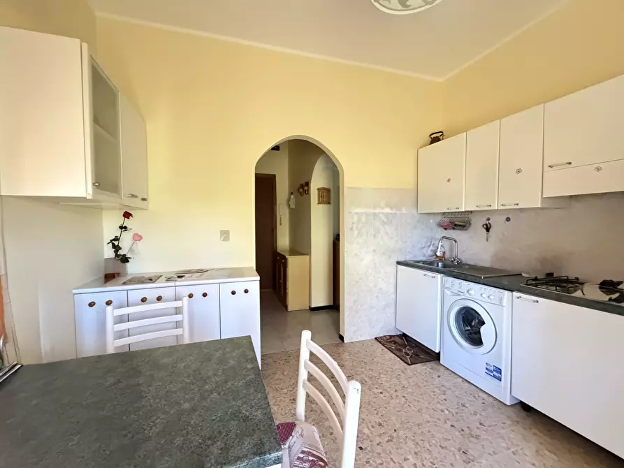 Immagine 6 di Bilocale in vendita  in Via Paolo Borsellino 9 a Diano Castello