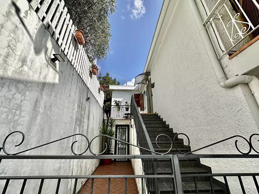 Immagine 4 di Villetta a schiera in vendita  in Via San Benedetto 4 a Diano Arentino