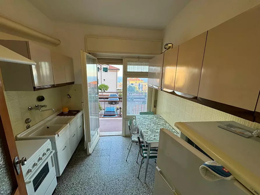 Immagine 11 di Trilocale in vendita  in Via Padre Semeria 101 a San Remo