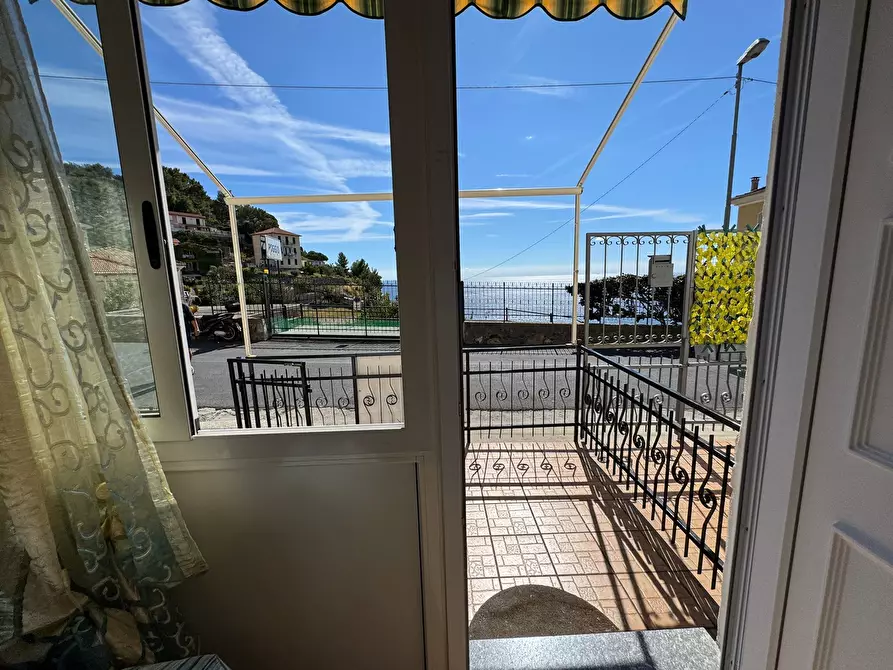 Immagine 2 di Bilocale in vendita  in Via Val D'Olivi 379 a San Remo