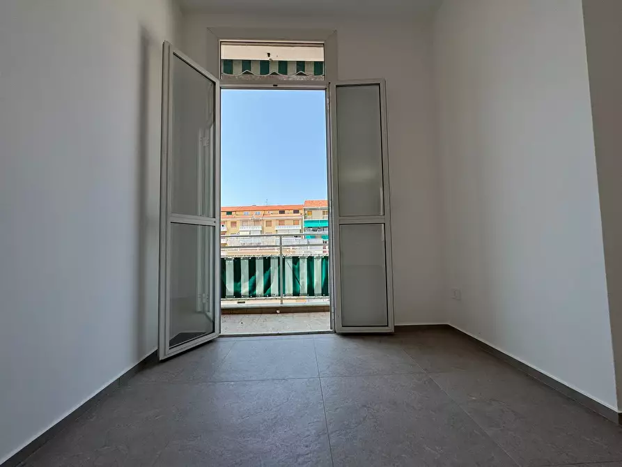 Immagine 11 di Bilocale in vendita  in Via G. Ansaldi 43 a San Remo