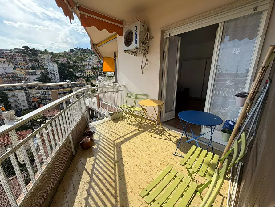 Immagine 2 di Bilocale in vendita  in Via Lamarmora 186 a San Remo