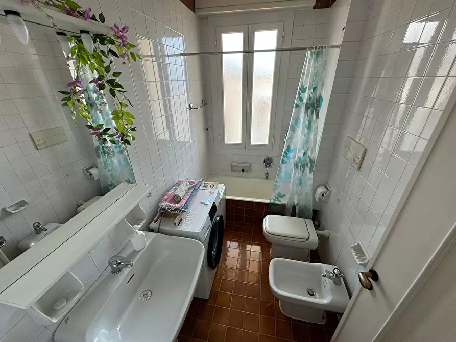 Immagine 38 di Pentalocale in vendita  in Strada San Martino a San Remo