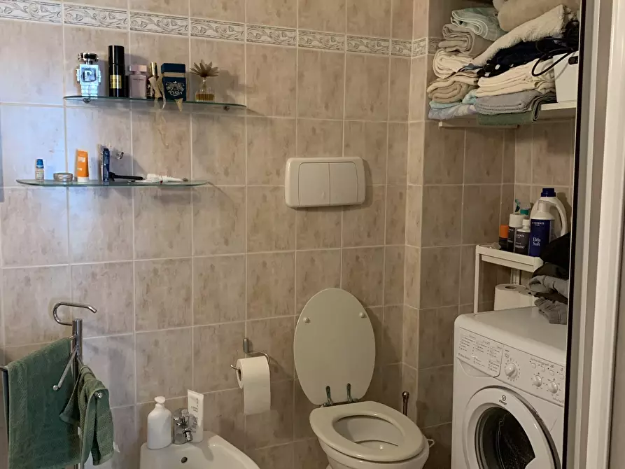 Immagine 11 di Bilocale in affitto  a Pietrasanta