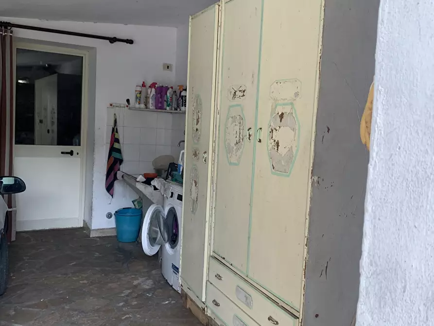 Immagine 45 di Porzione di casa in vendita  a Camaiore