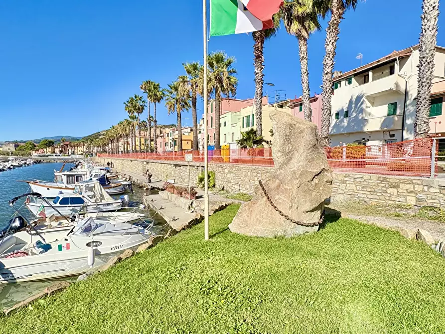 Immagine 44 di Monolocale in vendita  in Via Allavena a Riva Ligure