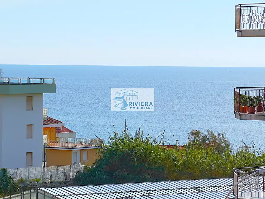 Immagine 1 di Quadrilocale in vendita  in via doneghi a Santo Stefano Al Mare