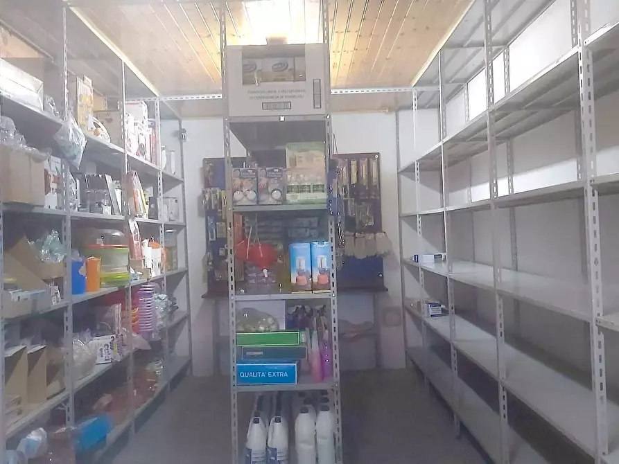 Immagine 10 di Attività artigianale in affitto  in Via Papa Giovanni XXIII' 2 a Frisa