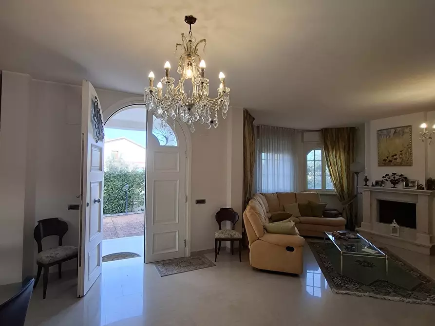 Immagine 55 di Villa in vendita  a Lanciano