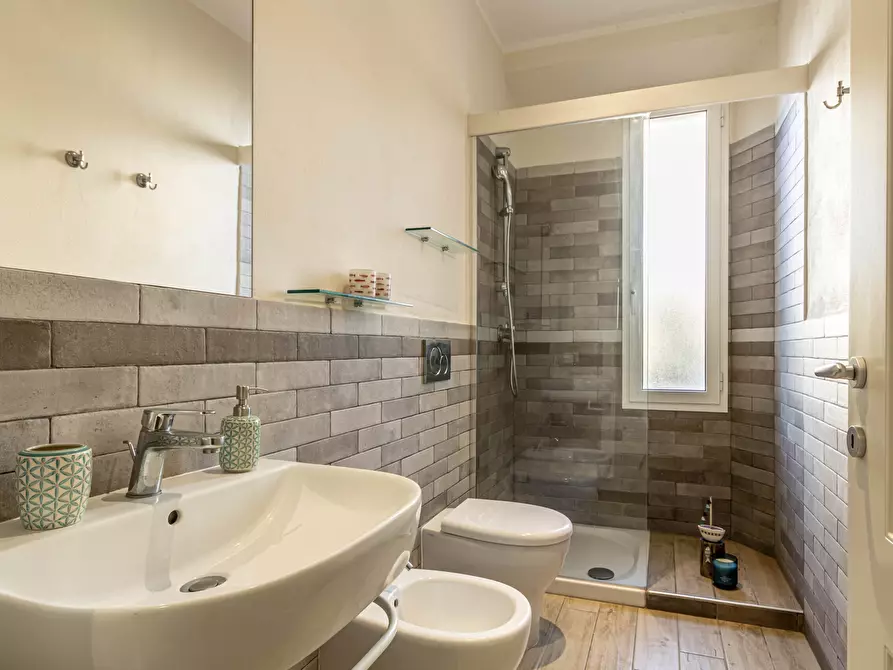 Immagine 7 di Villa in vendita  in Viale della Vittoria a Cecina