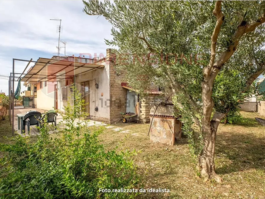 Immagine 1 di Trilocale in vendita  in Via Polverigi a Roma