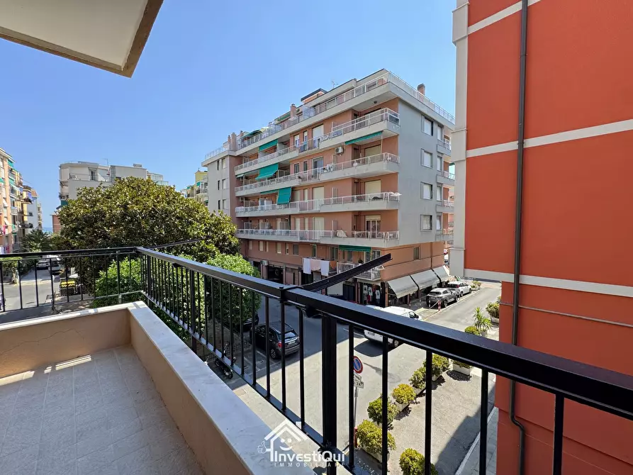 Immagine 2 di Trilocale in vendita  in Piazza della Vittoria 36 a Pietra Ligure